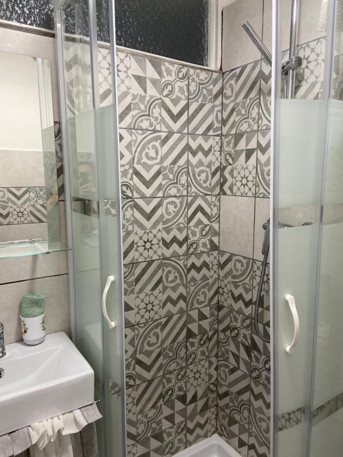 Il Nido Di Tiffany Apartment Massino Visconti Екстериор снимка