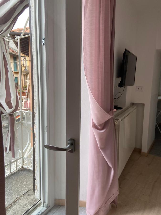 Il Nido Di Tiffany Apartment Massino Visconti Екстериор снимка