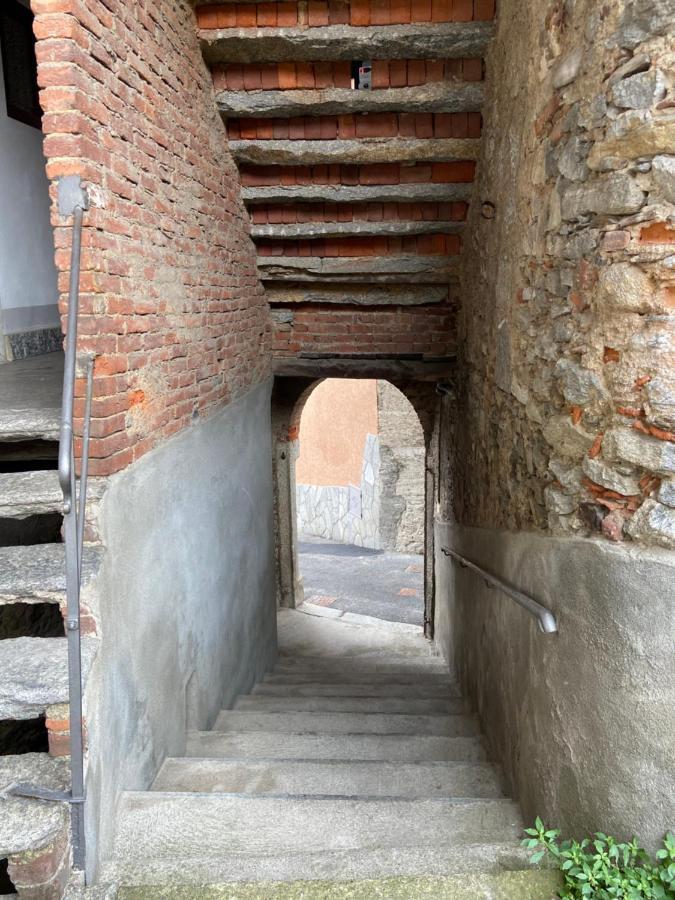 Il Nido Di Tiffany Apartment Massino Visconti Екстериор снимка