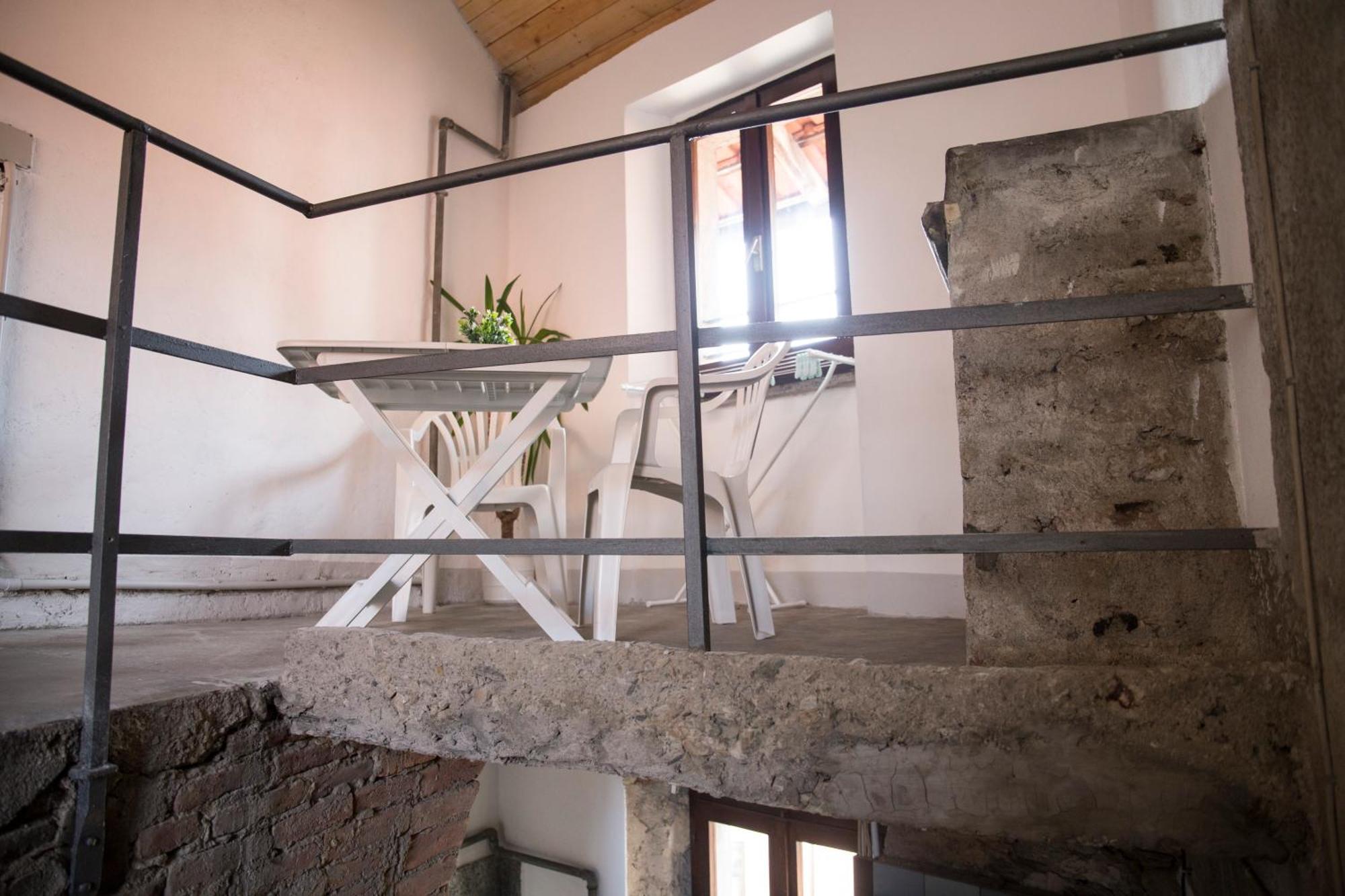 Il Nido Di Tiffany Apartment Massino Visconti Екстериор снимка